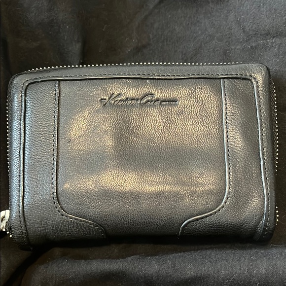 Kenneth Cole Black Leather Full Zip Wallet - Picture 1 of 10